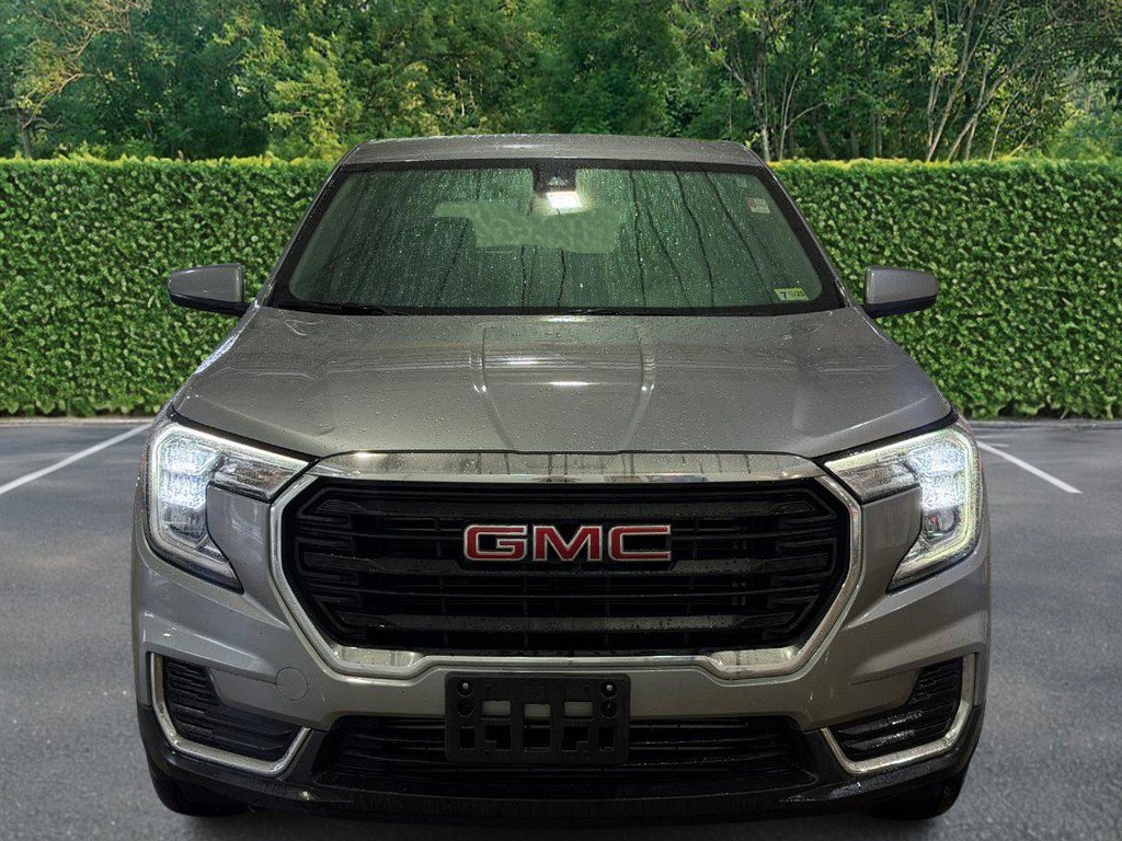 Used 2024 GMC Terrain SLE AWD/4WD image 9