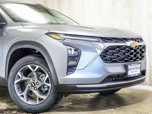 New 2026 Chevrolet Trax LT w/ Driver Confidence Package image 3