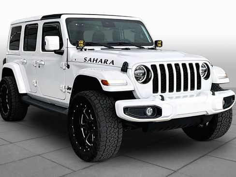 Used 2021 Jeep Wrangler Unlimited Sahara AWD/4WD image 3