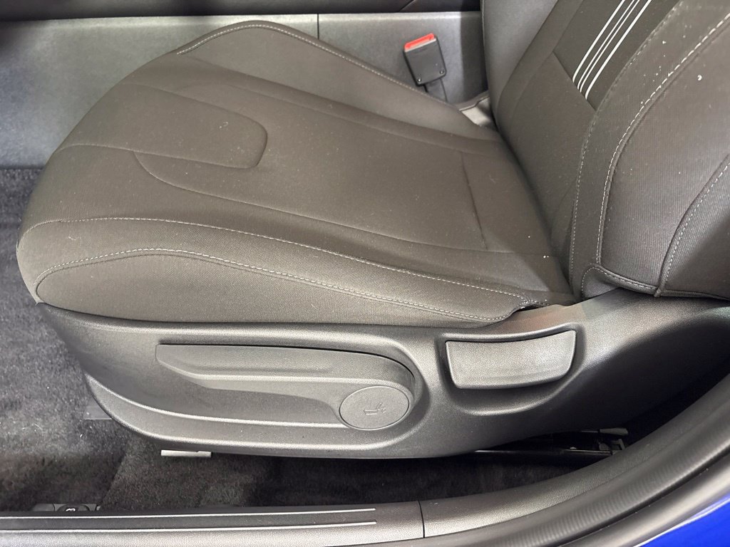 Certified 2025 Hyundai Elantra Hybrid FWD image 15
