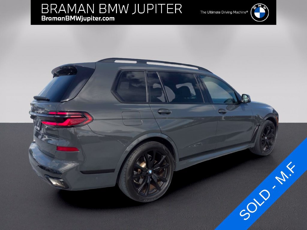 Used 2025 BMW X7 xDrive40i w/ M Sport Package AWD/4WD image 4
