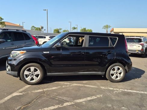 Used 2019 Kia Soul FWD image 2