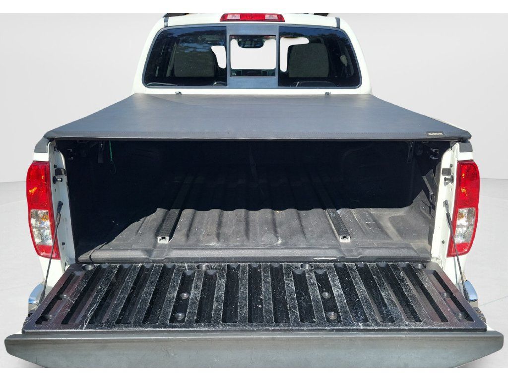 Used 2019 Nissan Frontier SL RWD image 9