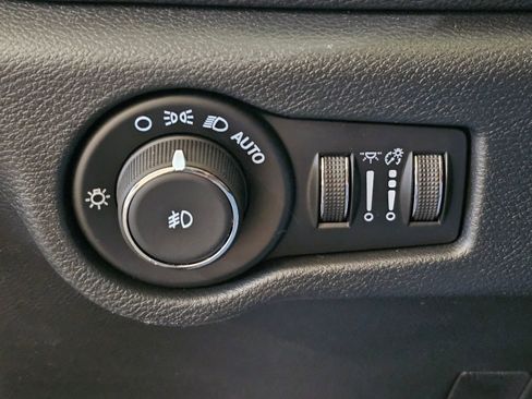 New 2026 Chrysler Pacifica Select image 25