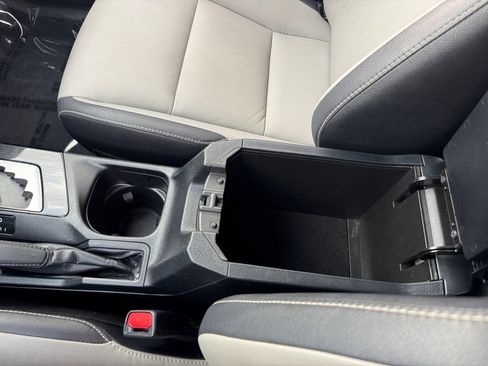 Used 2018 Toyota RAV4 Limited w/ Advanced Technology Package AWD/4WD image 28