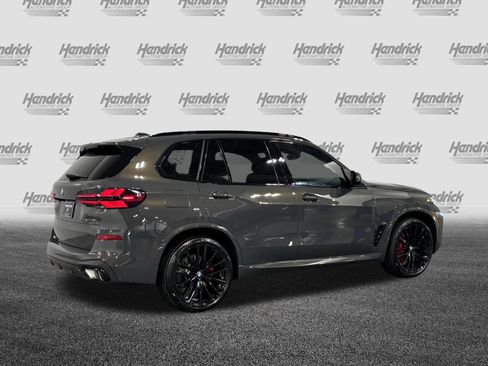New 2026 BMW X5 xDrive40i w/ M Sport Package AWD/4WD image 8