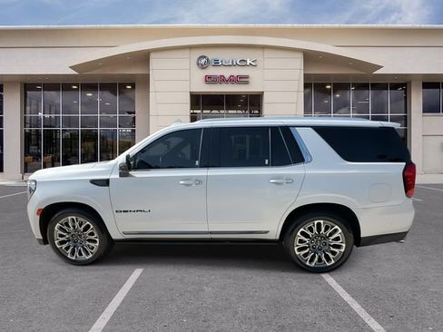 Used 2023 GMC Yukon Denali Ultimate AWD/4WD image 9