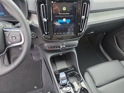 Used 2026 Volvo XC40 B5 Plus w/ Protection Package Premier AWD/4WD image 17