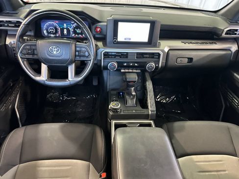 Used 2024 Toyota Tacoma TRD Off-Road AWD/4WD image 4