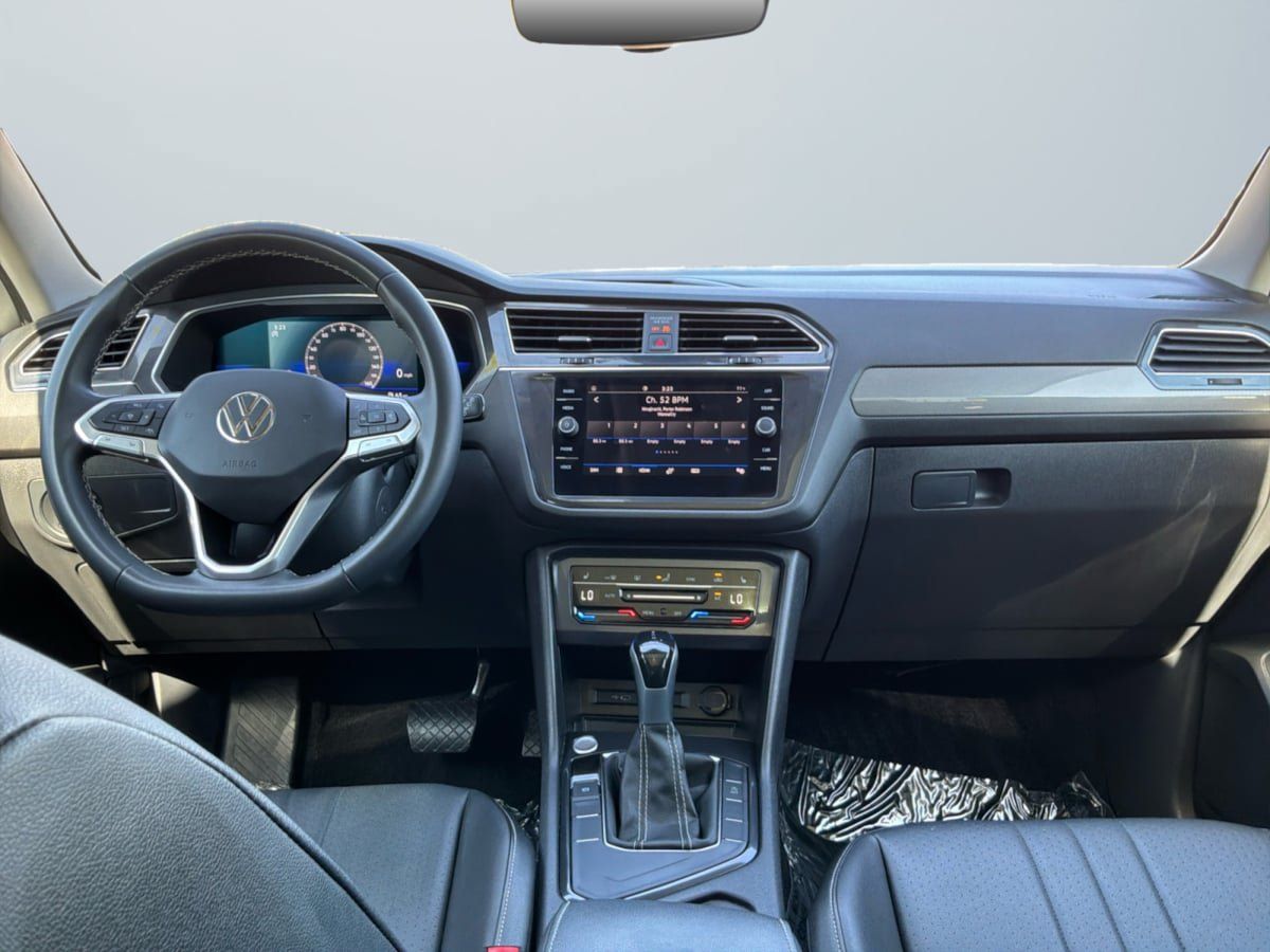 Used 2022 Volkswagen Tiguan SE FWD image 10