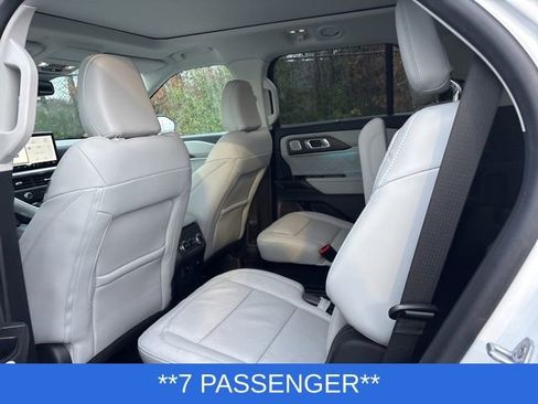 Certified 2025 Ford Explorer Platinum w/ Ultimate Package image 15
