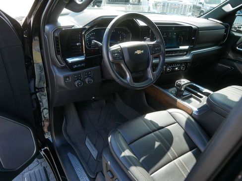 Used 2023 Chevrolet Silverado 1500 High Country w/ High Country Premium Package AWD/4WD image 13