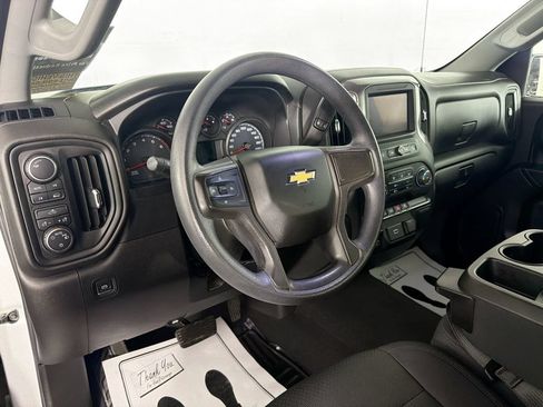 Used 2020 Chevrolet Silverado 1500 Custom w/ Custom Value Package AWD/4WD image 9
