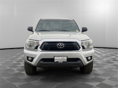 Used 2012 Toyota Tacoma 4x4 Access Cab V6 w/ SR5 Pkg image 9