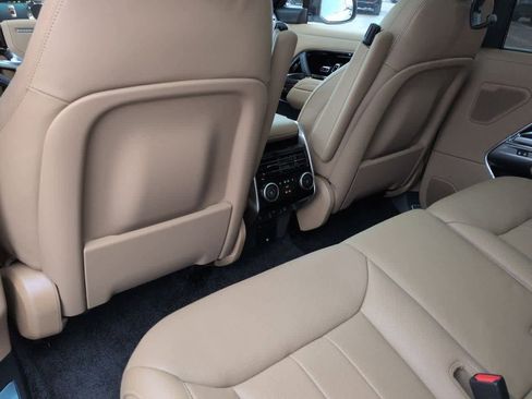 New 2026 Land Rover Range Rover Long Wheelbase SE image 15