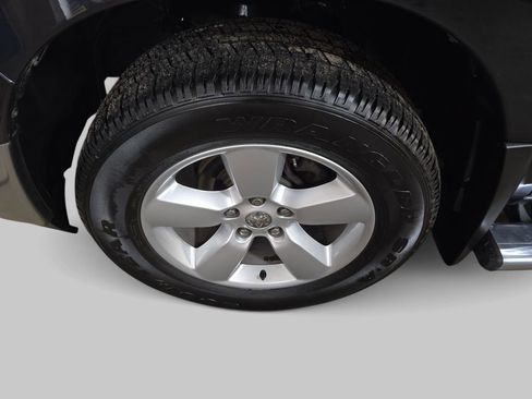 Used 2017 RAM 1500 Classic SLT w/ SLT Plus D￩cor Group image 33