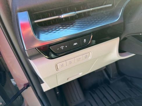 Certified 2024 Kia Carnival SX Prestige image 17