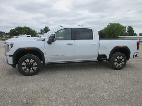 New 2026 GMC Sierra 2500 Denali w/ Denali Reserve Package AWD/4WD image 9