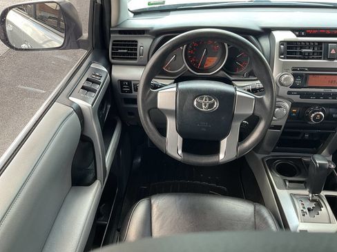 Used 2010 Toyota 4Runner SR5 AWD/4WD image 28