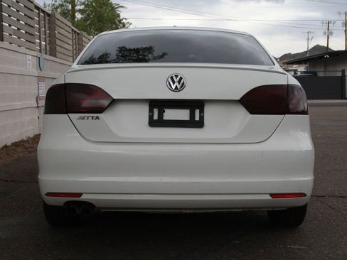 Used 2014 Volkswagen Jetta S image 5