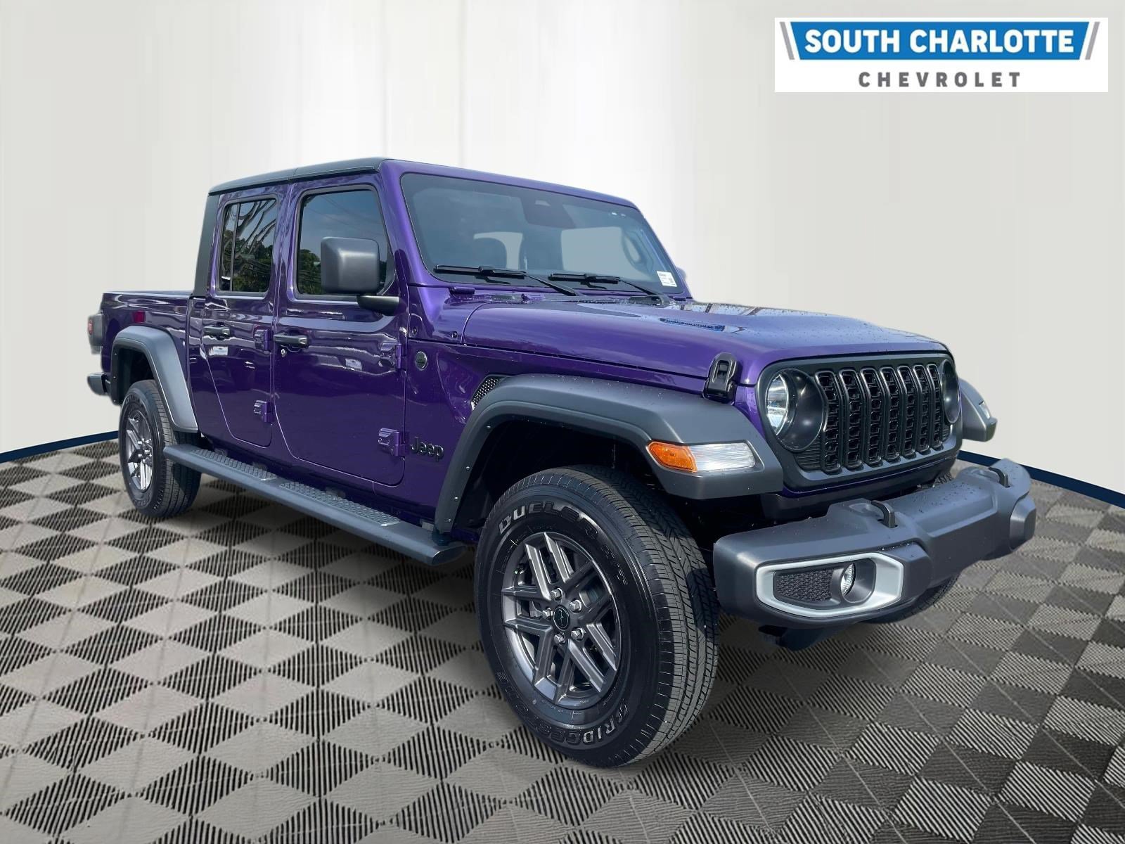 Used 2026 Jeep Gladiator Sport AWD/4WD image 3