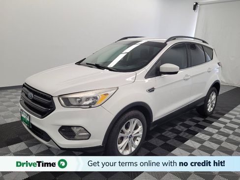 Used 2018 Ford Escape SE w/ SE Sync 3 Package FWD image 1