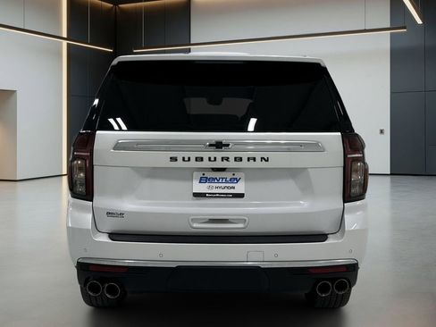 Used 2023 Chevrolet Suburban High Country image 4
