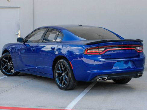 Used 2022 Dodge Charger SXT w/ Blacktop Package RWD image 9