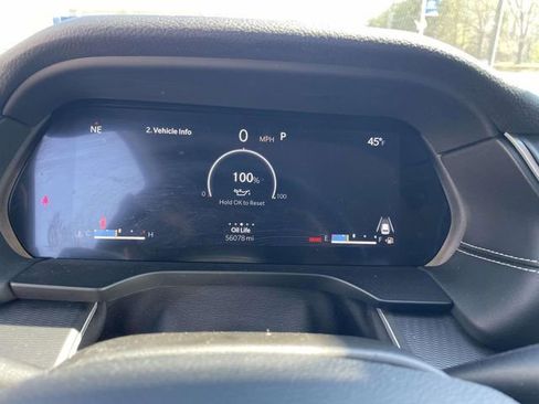 Used 2023 Jeep Grand Cherokee L Laredo image 16