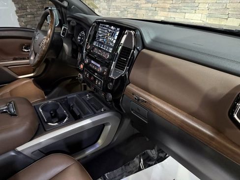 Used 2020 Nissan Titan Platinum Reserve w/ Moonroof Package image 30