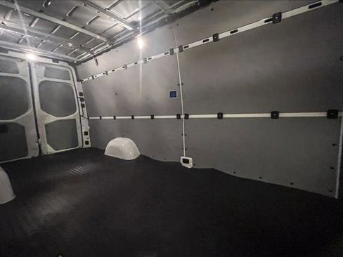 Used 2025 Mercedes-Benz Sprinter 2500 image 15