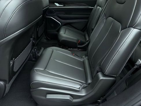 New 2026 Jeep Grand Cherokee L Limited AWD/4WD image 18