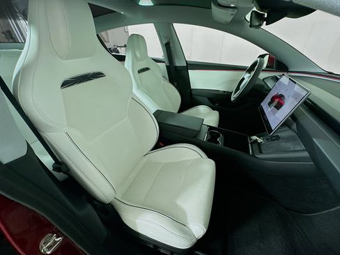 Used 2024 Tesla Model 3 Performance image 31