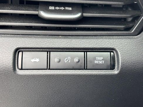 Used 2023 Nissan Altima 2.5 SR w/ SR Premium Package image 19