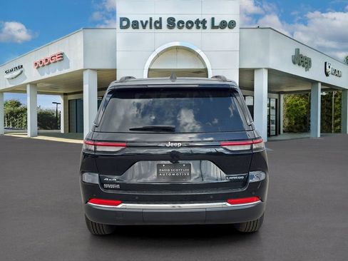 Certified 2023 Jeep Grand Cherokee Laredo w/ Luxury Tech Group I image 6