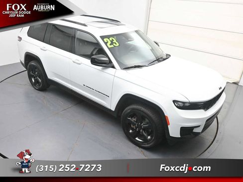 Used 2023 Jeep Grand Cherokee L Altitude AWD/4WD image 27