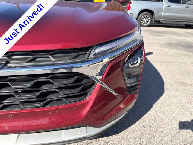 Used 2025 Chevrolet Trax LT w/ Driver Confidence Package FWD image 9