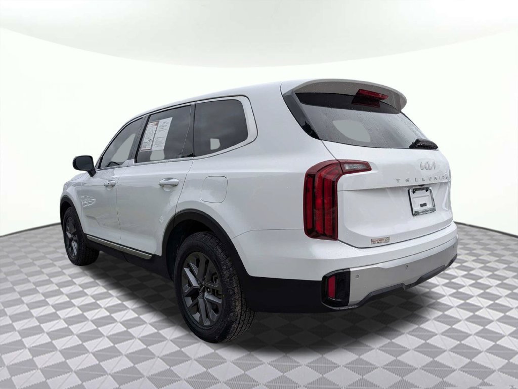 Used 2024 Kia Telluride LX FWD image 5