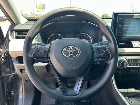 Used 2021 Toyota RAV4 XLE w/ Carpet Mat Package (TMS) AWD/4WD image 17