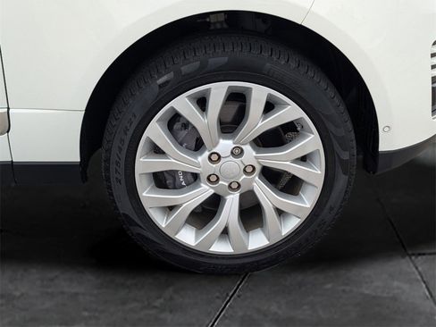 Used 2018 Land Rover Range Rover Supercharged image 11