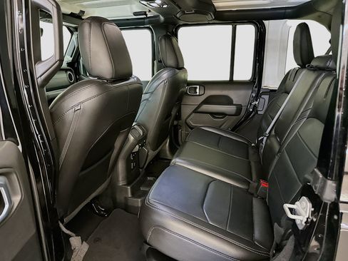 Used 2021 Jeep Wrangler Sahara image 29