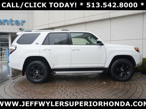 Used 2020 Toyota 4Runner SR5 image 2