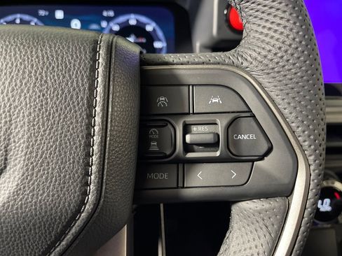 Certified 2025 Toyota Tacoma TRD Off-Road image 27