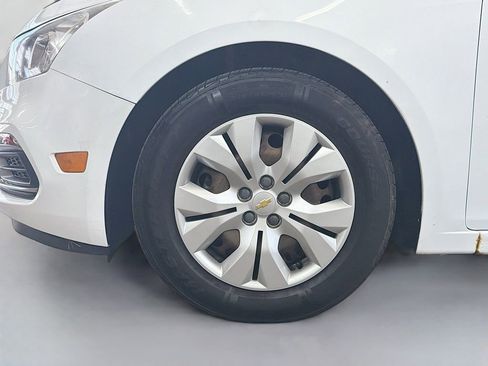 Used 2016 Chevrolet Cruze LS FWD image 30