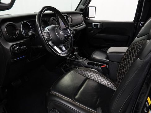 Used 2022 Jeep Wrangler Unlimited Sahara AWD/4WD image 17