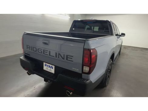 Used 2024 Honda Ridgeline Black Edition image 8