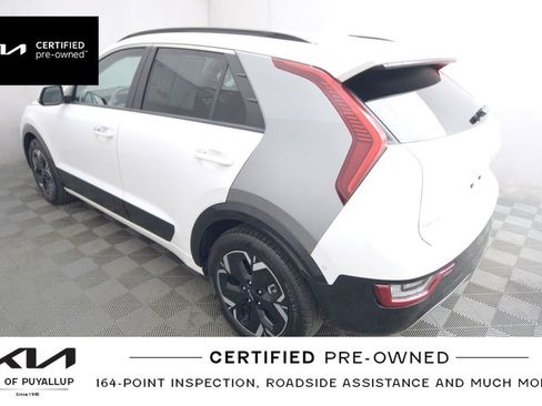 Certified 2023 Kia Niro Wave w/ Wave Preserve Package image 8