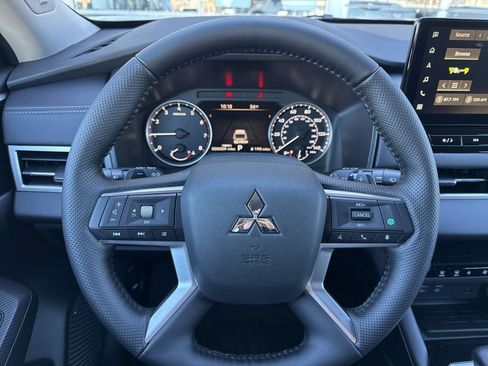 New 2026 Mitsubishi Outlander SE image 15