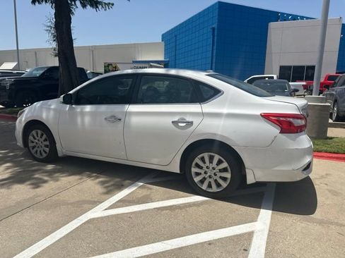 Used 2016 Nissan Sentra SV FWD image 3