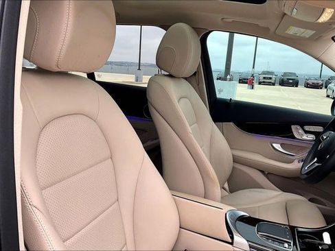 Used 2022 Mercedes-Benz GLC 300 4MATIC image 7